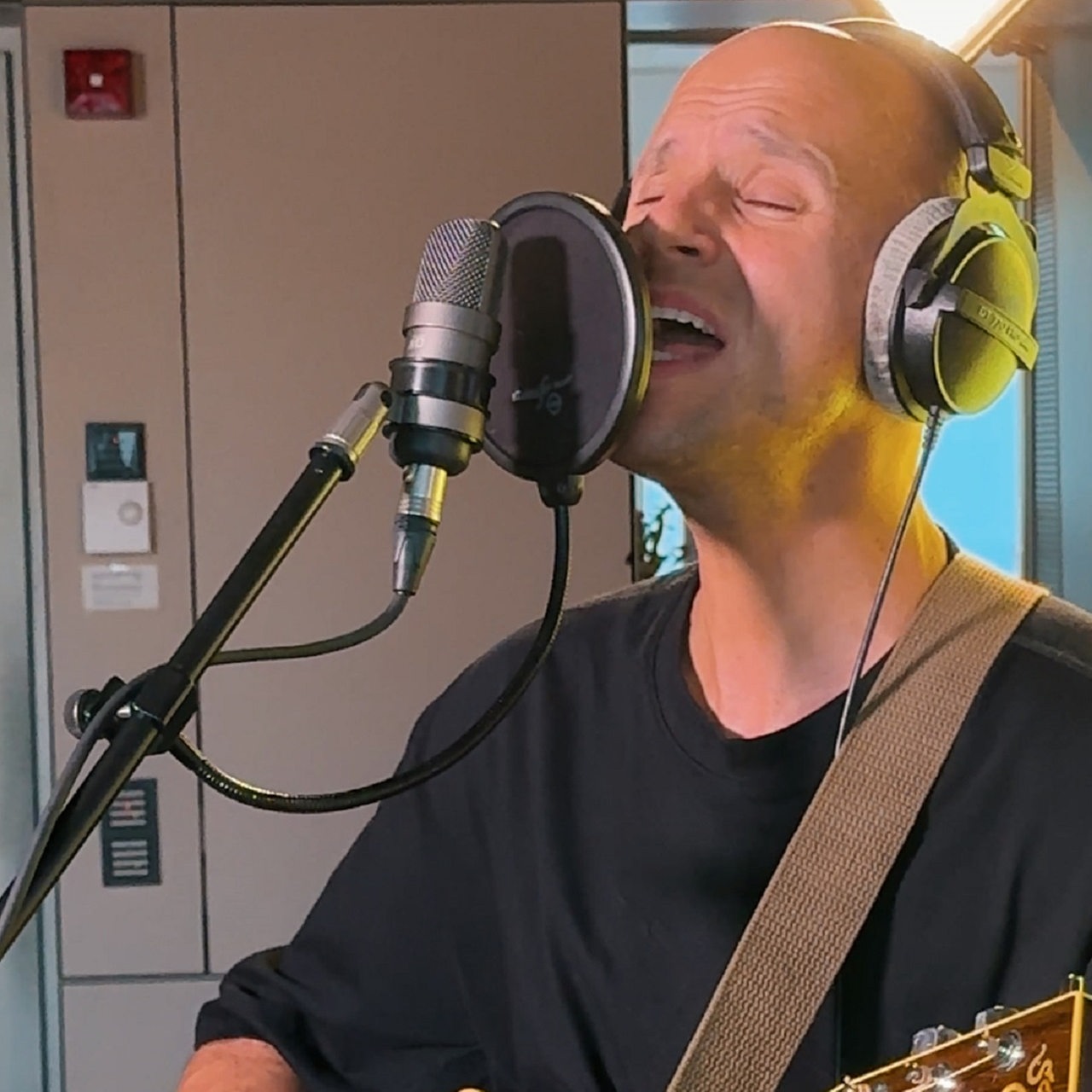 Milow unplugged im Bremen-Vier-Studio